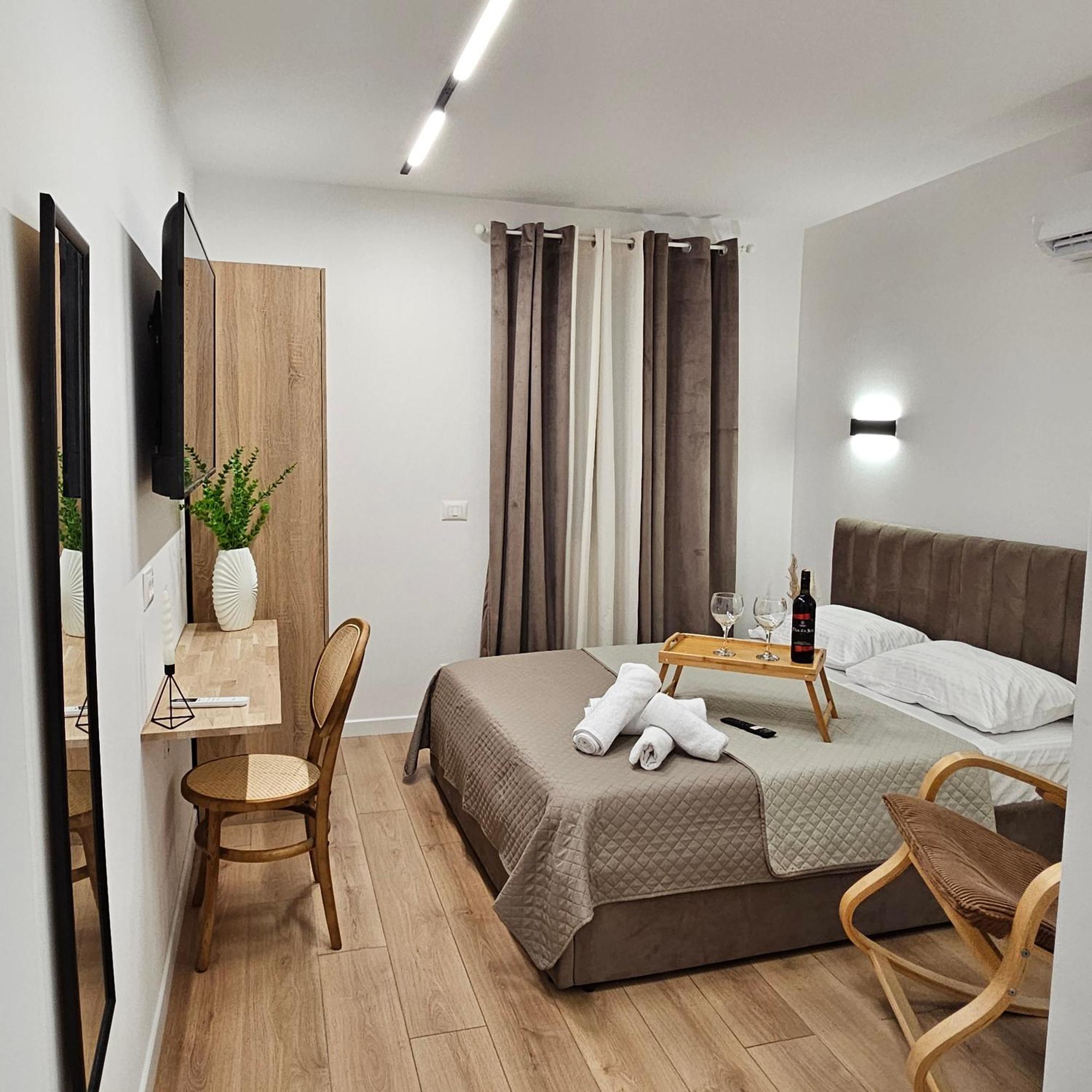 Bllok Scandi Apartments 1 Self-Check-In Tiranë Eksteriør bilde